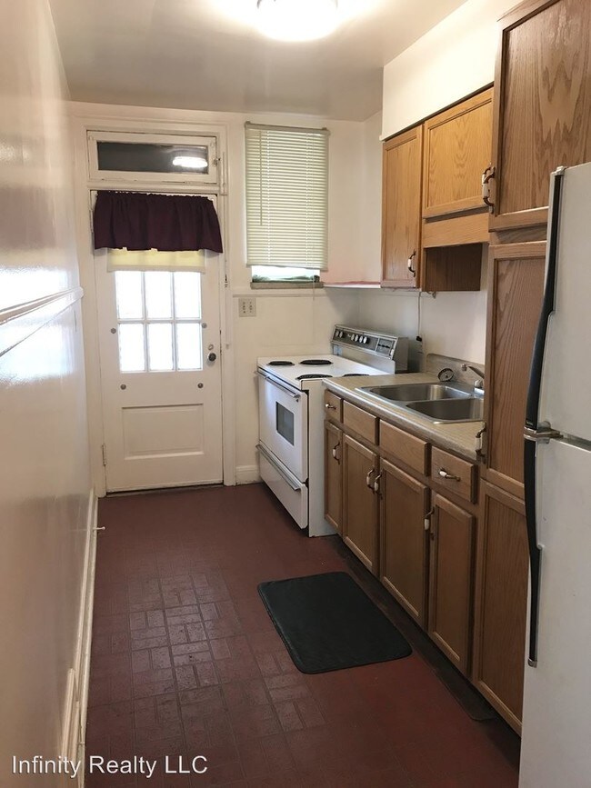 Foto del edificio - 805 Somerset Dr