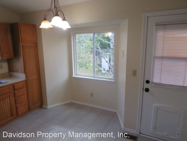 Building Photo - 3 br, 2.5 bath House - 1469 Canoe Creek Dr N.
