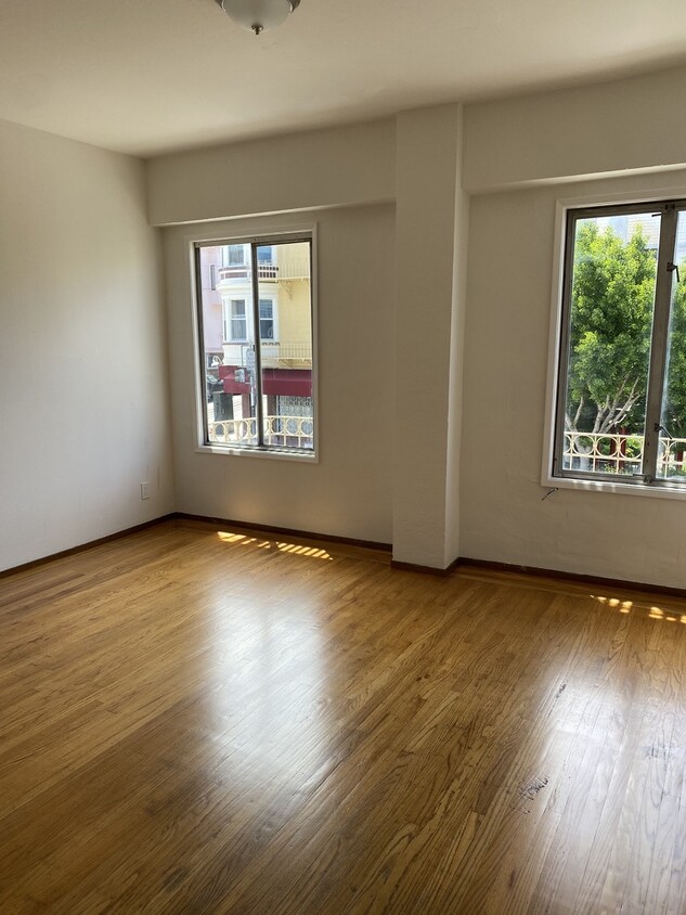 Primary Photo - 1208 Powell St