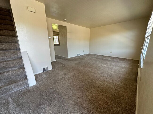 Foto del edificio - Tremendous Townhome in Plum with a Huge Pr...