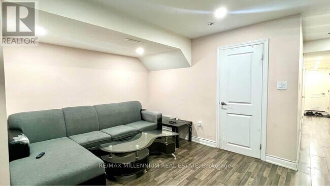 Photo du bâtiment - 49 Frenchpark Cir