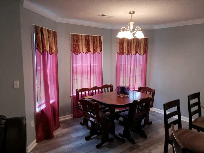 Foto del edificio - 104 Springfield Ct