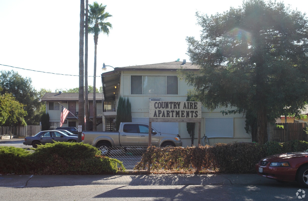 Building Photo - Country Aire Apartments