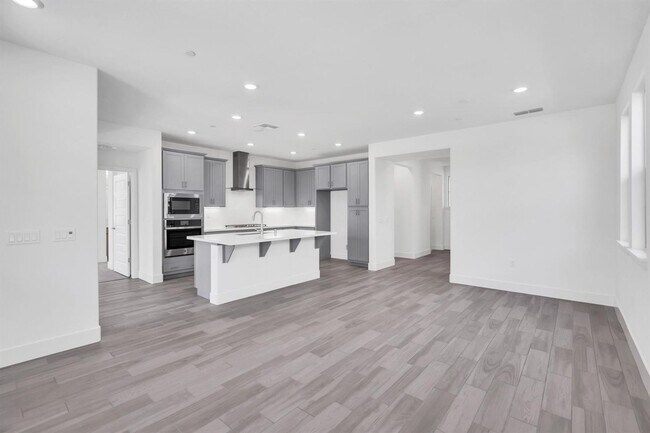 Building Photo - Brand New 55+ Gated SOLAR Home in El Dorad...