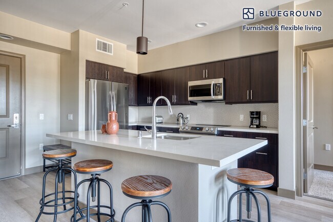 Building Photo - 920 Bayswater Ave