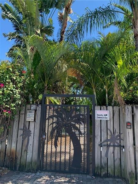 Foto principal - 758 NE 13th Ct