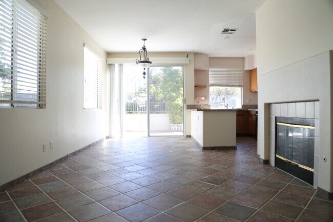 Foto del edificio - 11844 Scripps Creek Dr