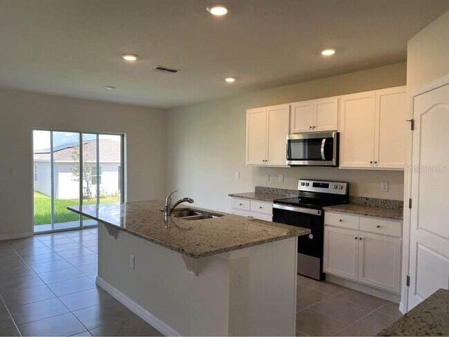 Building Photo - 928 Serchio St