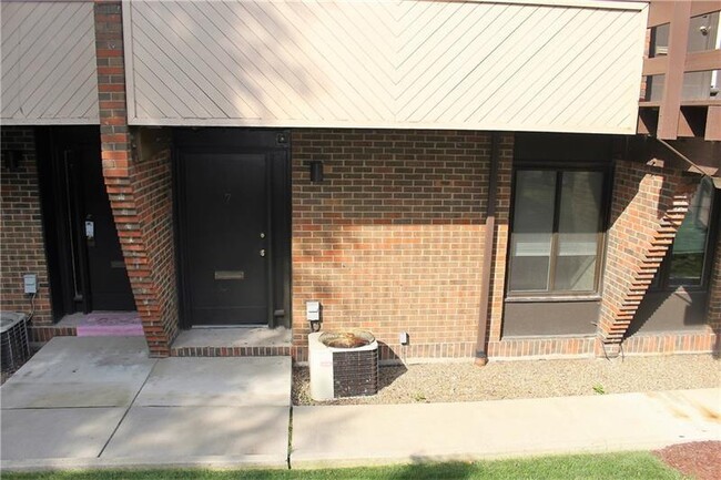 Foto del edificio - 702 Copeland St