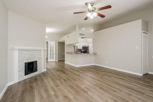 Foto del edificio - 2406 Wildbriar Dr