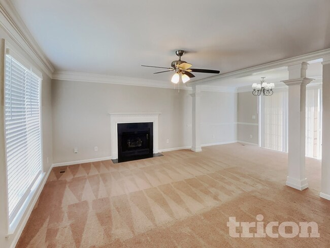 Building Photo - 1007 Golf View Way