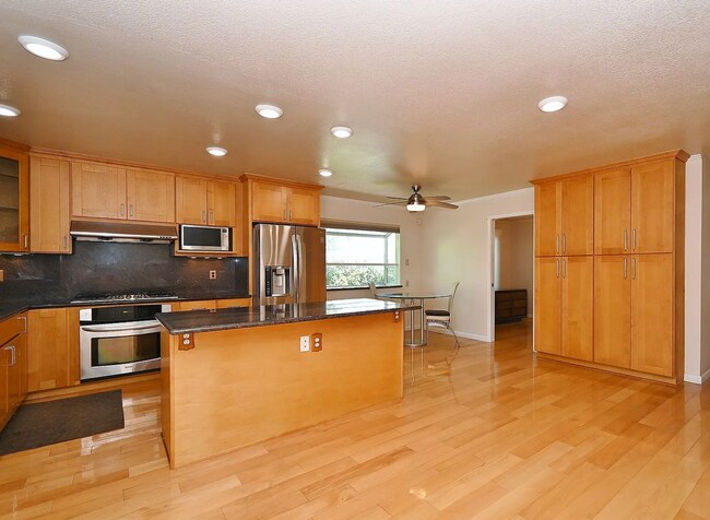 Building Photo - 46649 Rancho Higuera Rd