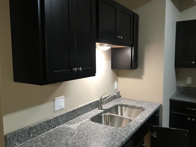 Kitchen - 4820 4th Ave