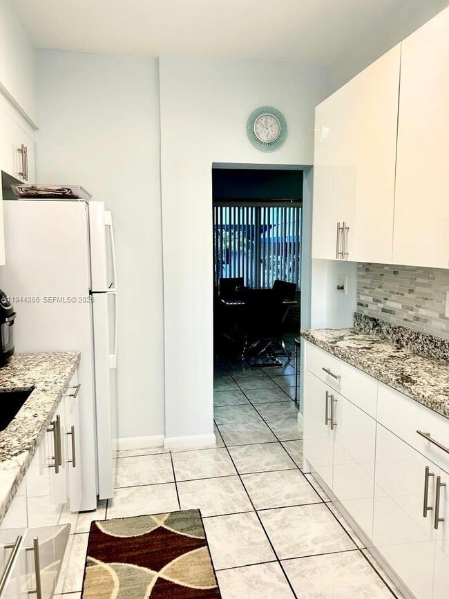 Building Photo - 326 Harrison St