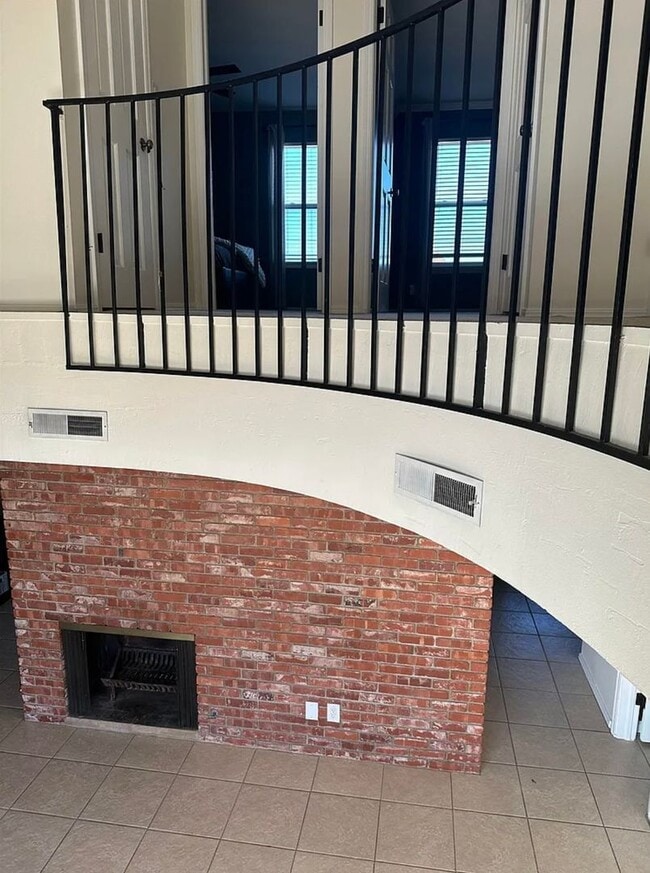 Building Photo - 2110 Indian Dr