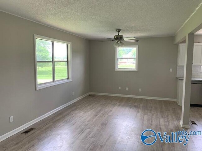 Foto del edificio - 2137 County Lake Rd