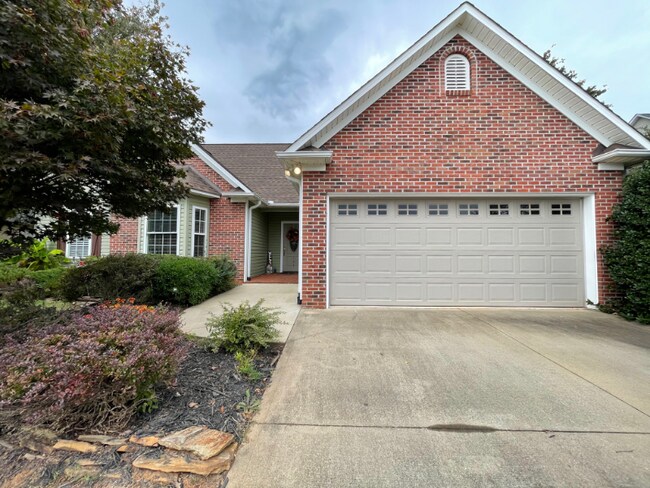 Building Photo - 735 Elam Way