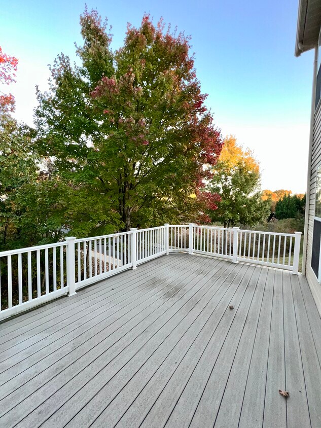 Building Photo - 3801 Meadow Trail Ln