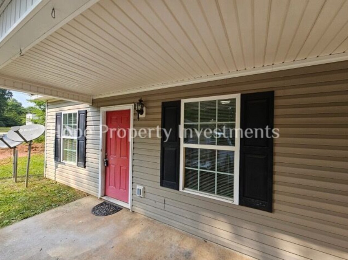 Primary Photo - 3096 Mobley Bridge Rd