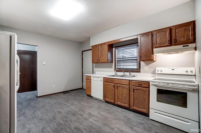 Building Photo - 11712 Tonkel Rd