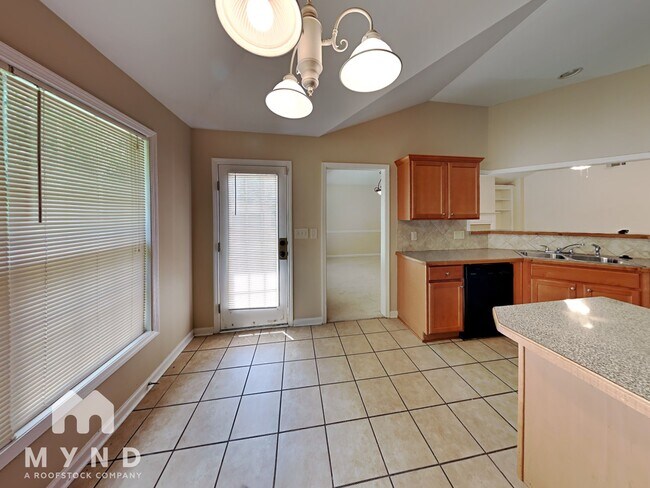 Foto del edificio - 1690 Cooper Lakes Dr