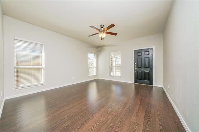 Foto del edificio - 325 Meadow Ln
