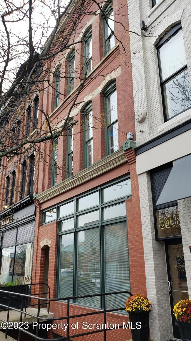 Building Photo - 318 Penn Ave
