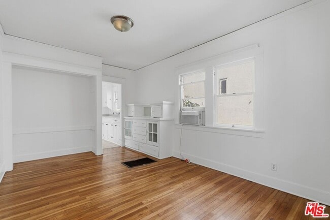 Building Photo - 3322 Hamilton Way