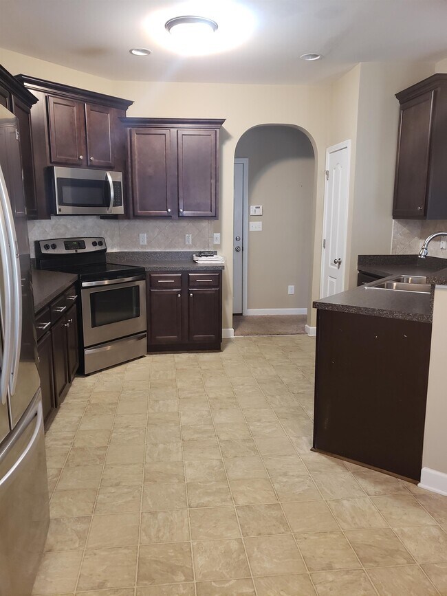 Foto del edificio - 2131 Yates Ranch Rd