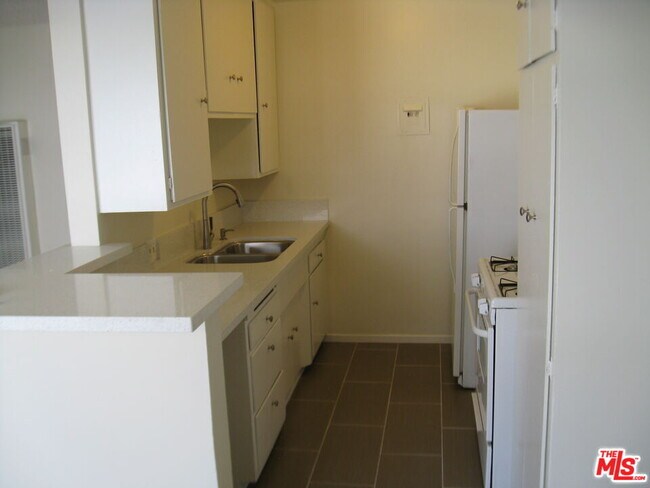 Foto del edificio - 1137 Wilcox Pl