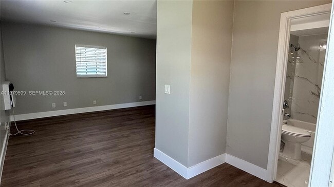 Foto del edificio - 220 NW 12th St