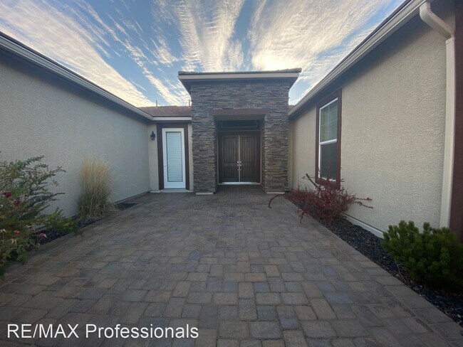 Building Photo - 4 br, 3 bath House - 8370 Split Rock Trail