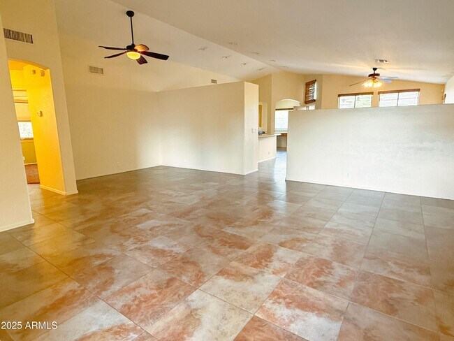 Foto del edificio - 9263 E Monterey Ave