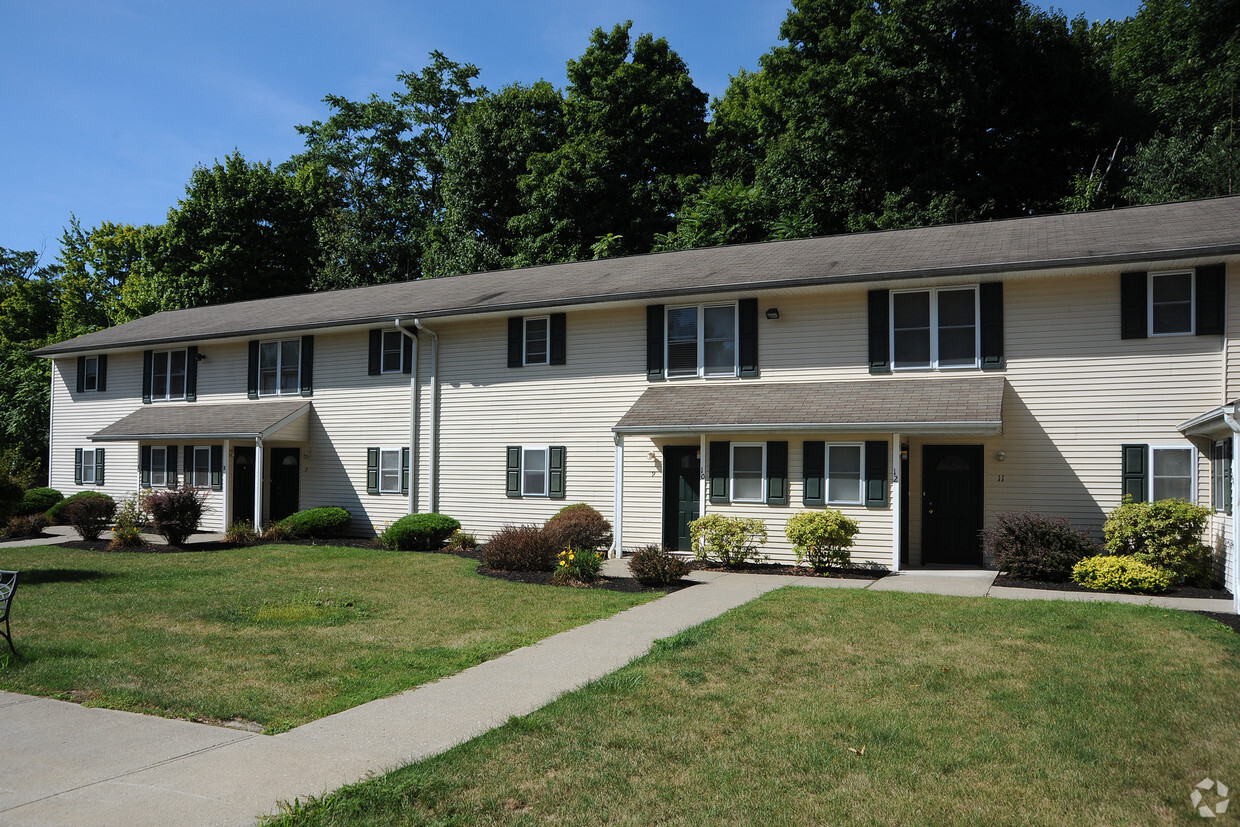 Building - Academy Hill Apartments