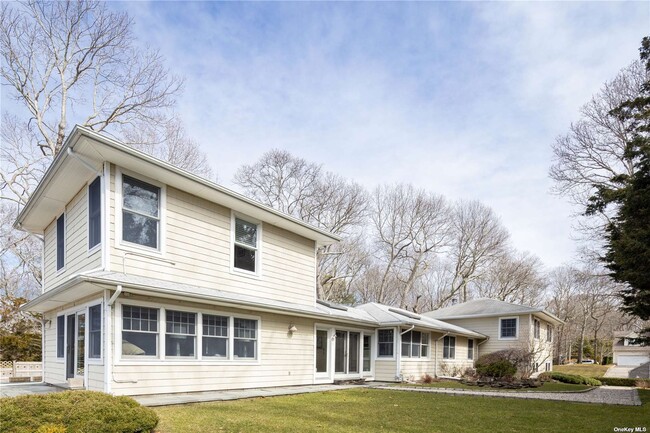 Foto del edificio - 380 W Cove Rd