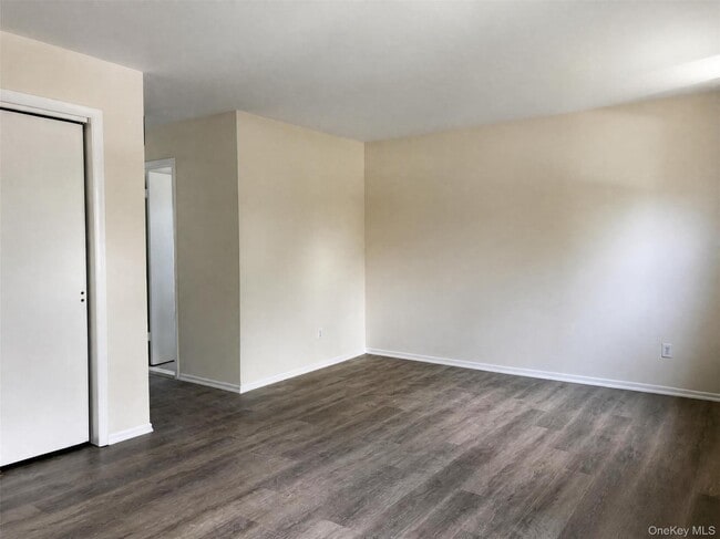 Building Photo - 3b Park Manor Ct