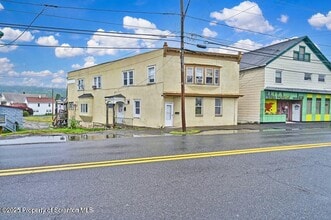 Building Photo - 625 Main St