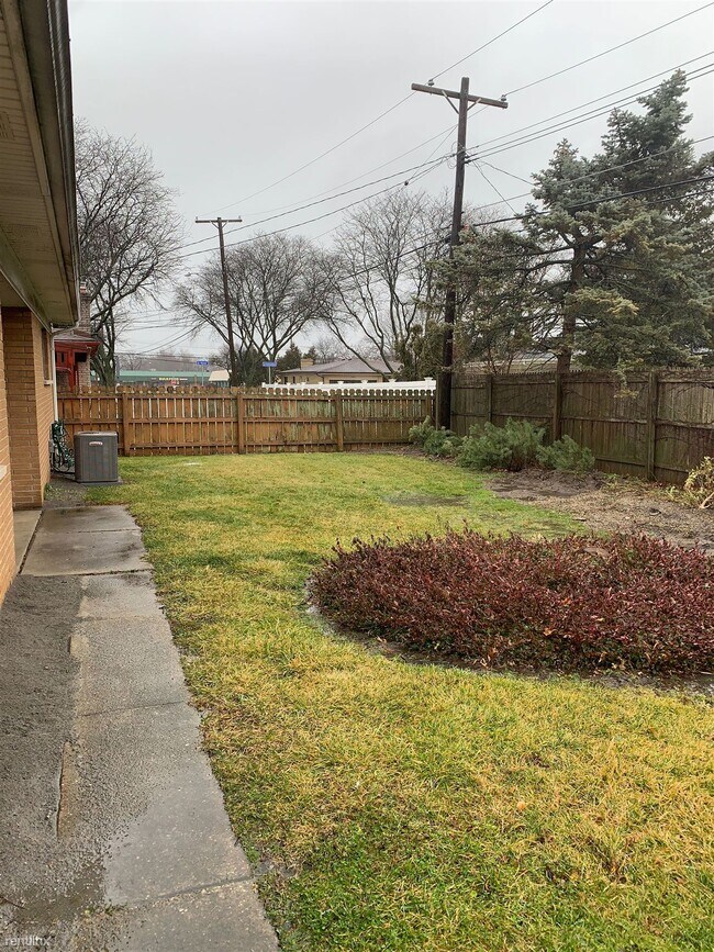 Building Photo - 4 br, 3 bath House - 20500 Mauer St