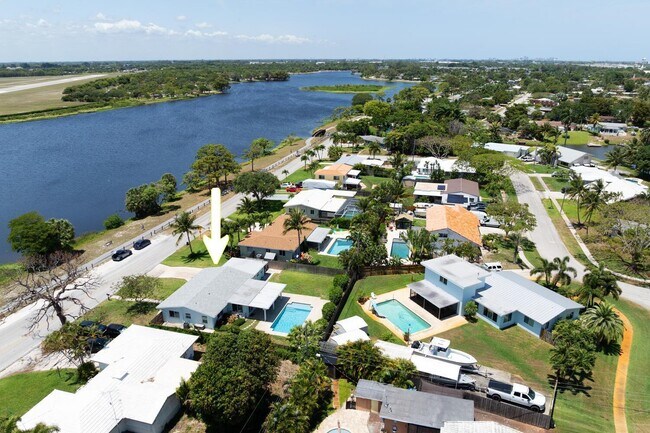 Foto del edificio - 5920 Lake Osborne Dr