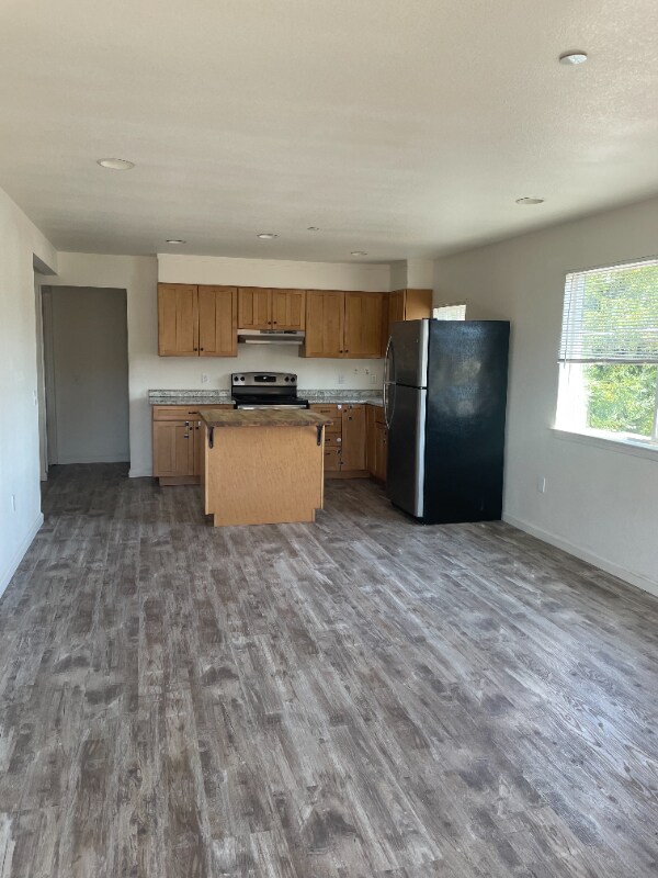 Primary Photo - 391 S Sanderson Way