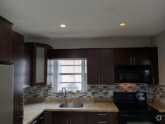 Building Photo - 2111 N 57th Terrace