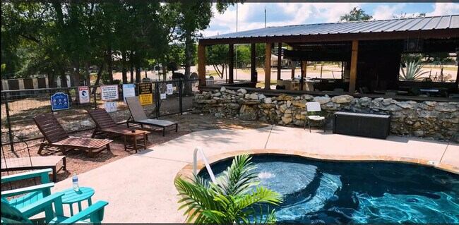 Foto del edificio - 299 Willow Springs Dr