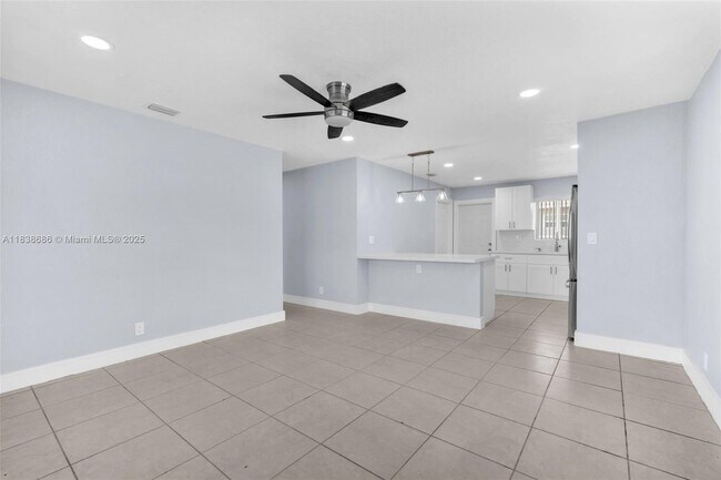 Building Photo - 357 Phippen Waiters Rd