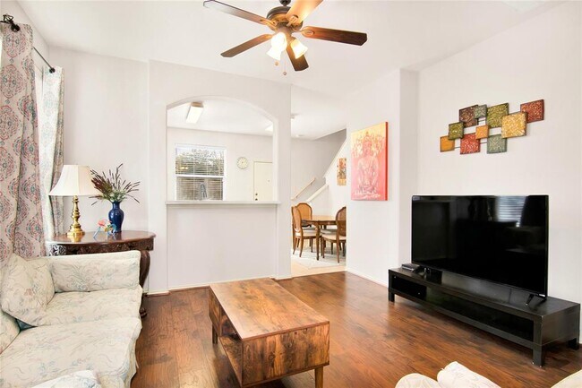 Foto del edificio - 14416 Lewis Carroll Ln
