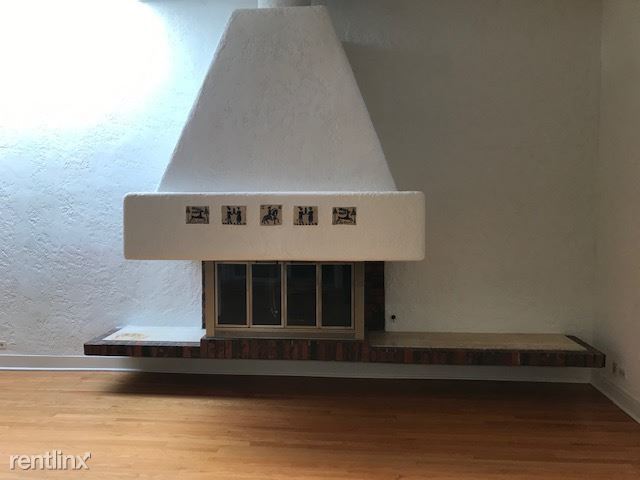 Building Photo - 2 br, 2.5 bath Apartment - 630 W Webster Ave
