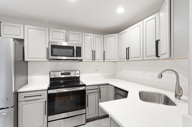 Foto del edificio - 6826 N Ridge Blvd