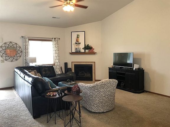 Building Photo - 208 Northfield Rd