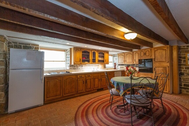 Building Photo - 1 bed, 1 bath, Apartment on the Smithfield Farm in Berryville, VA