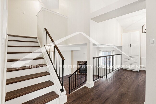 Building Photo - Charming home in Longmont