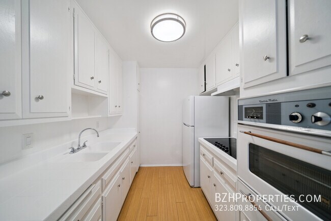 Foto del edificio - 7030 Lanewood Ave